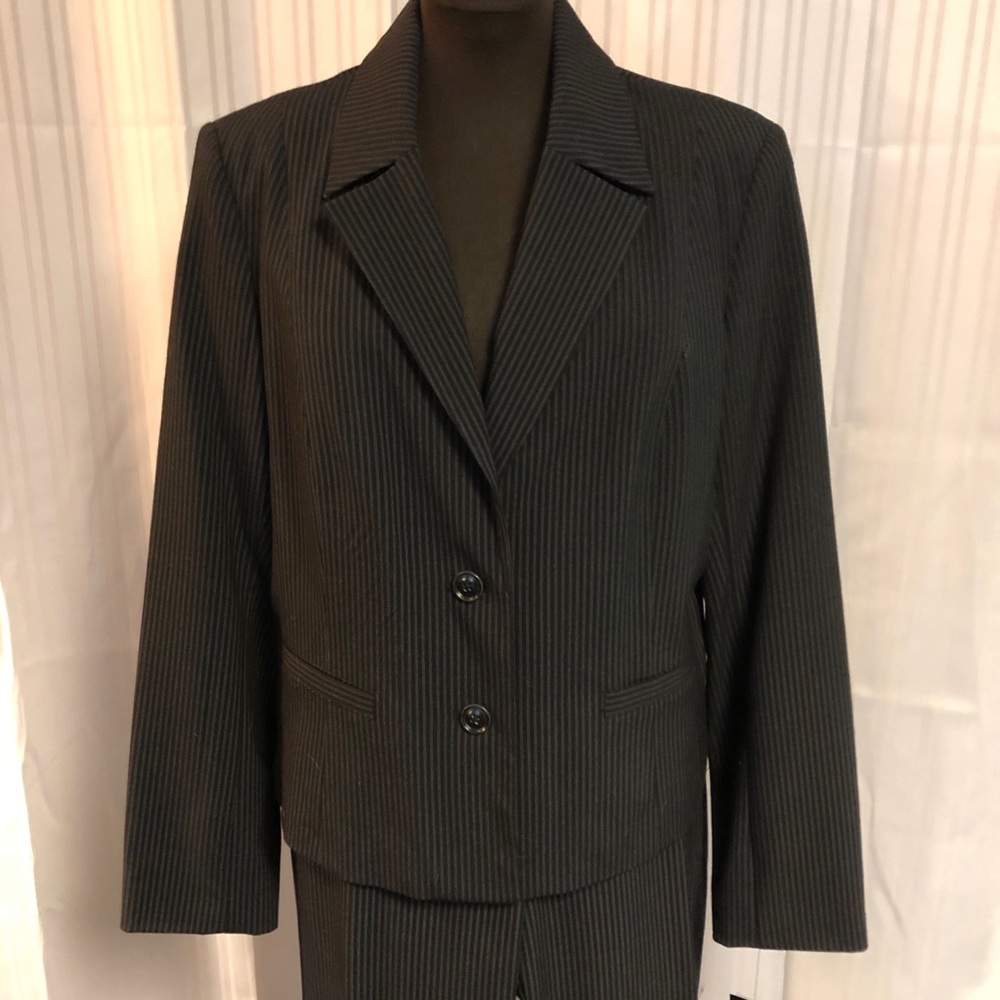 Women’s suit